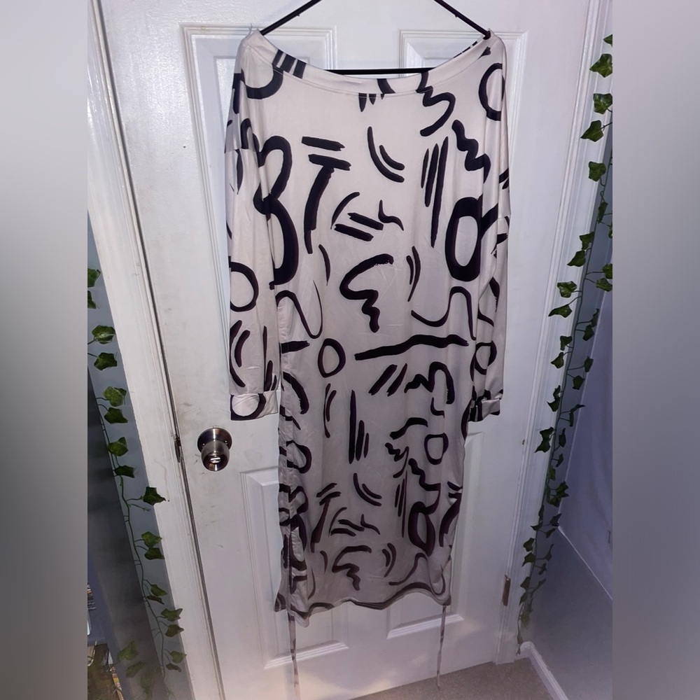 Abstract Maxi Dress - Picture 5 of 8